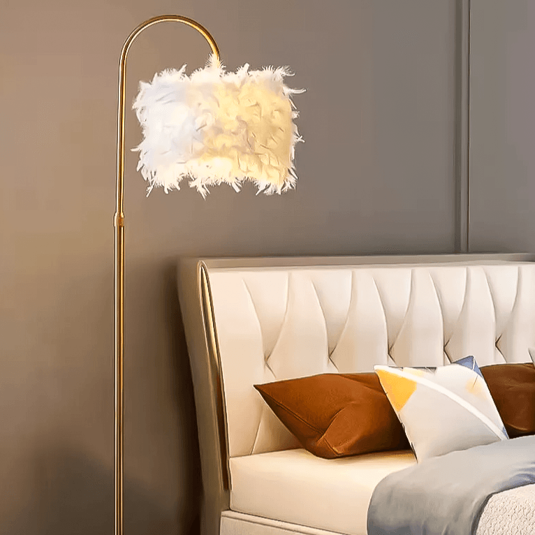 Feather Floor Lamp - Casa Di Lumo