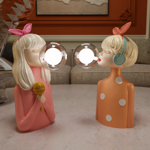 Daisy + Mia