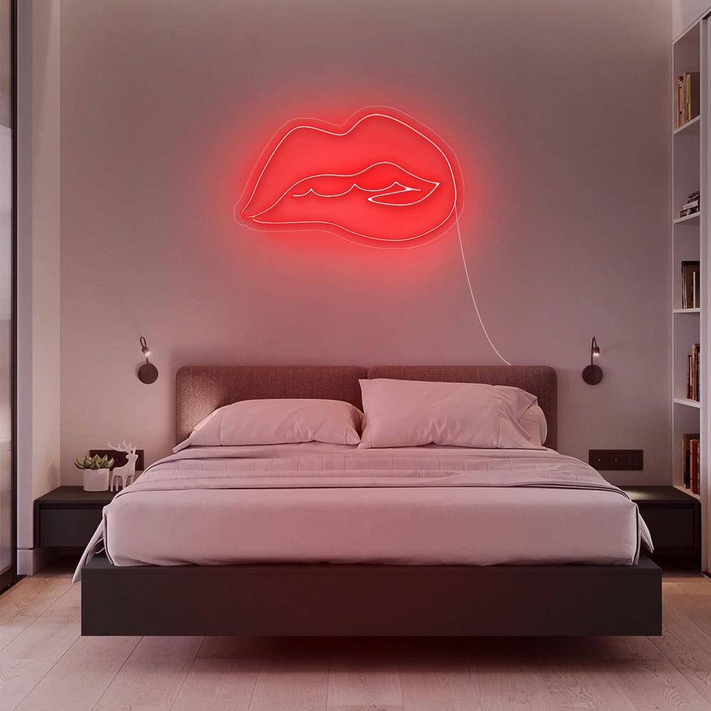 'Biting Lip' LED Neon Sign - Casa Di Lumo