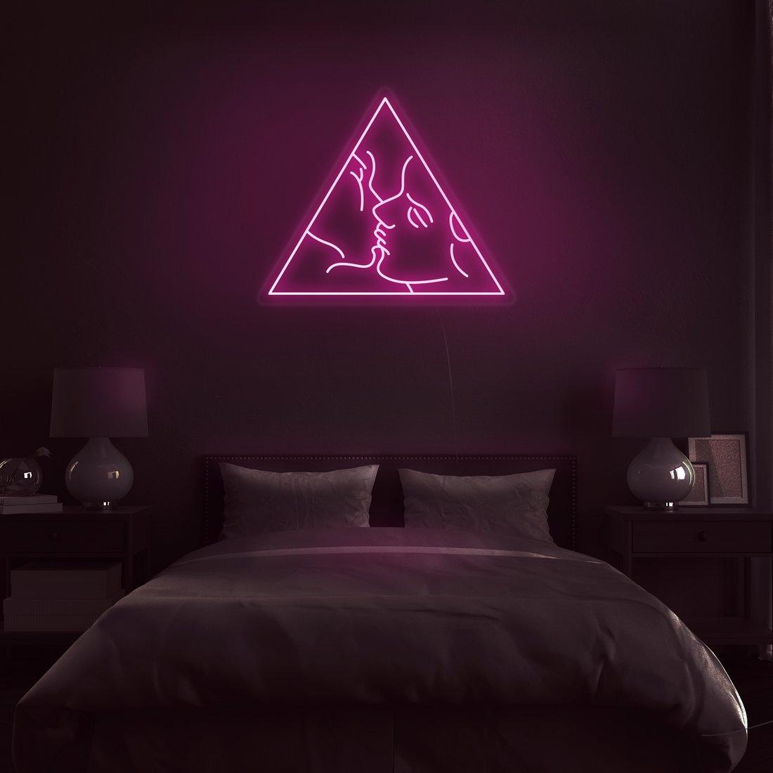 'Kiss' LED Neon Sign - Casa Di Lumo